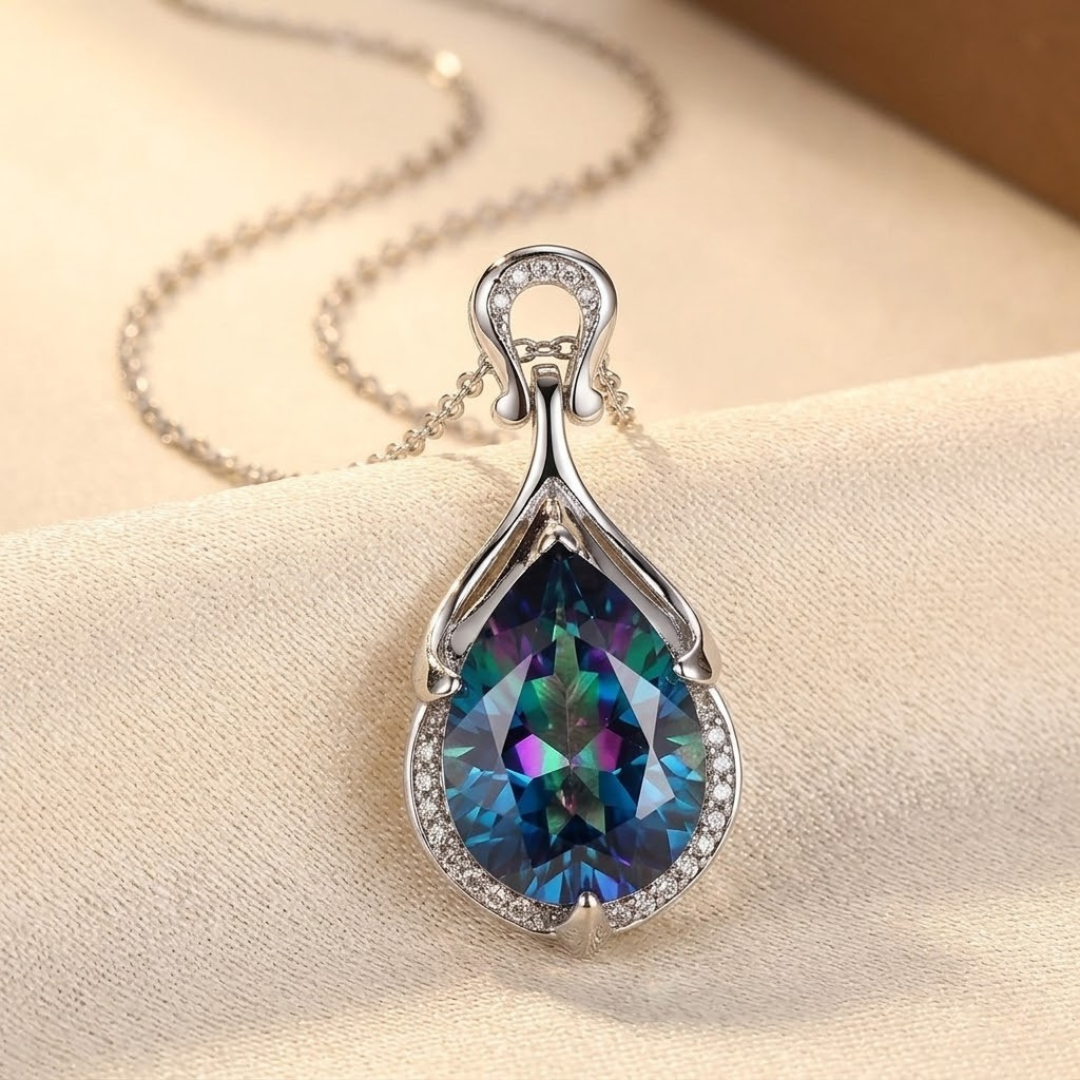 Collier en argent avec goutte de saphir