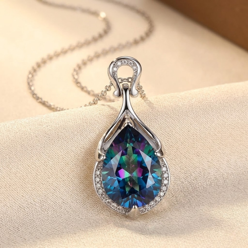 Collier en argent avec goutte de saphir