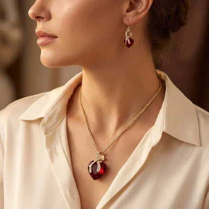 Ensemble de cœurs retournés avec rubis en or