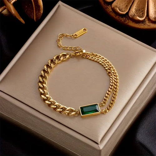 Bracelet en or avec barrette et émeraude