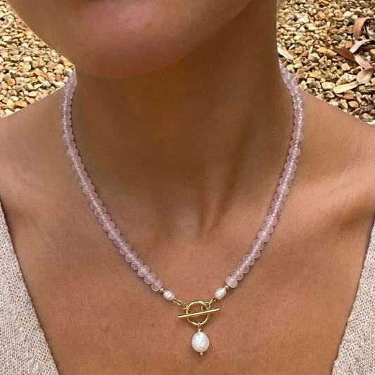 Collier de Perles Roses