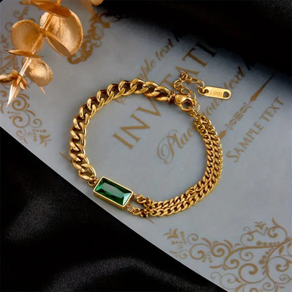 Bracelet en or avec barrette et émeraude